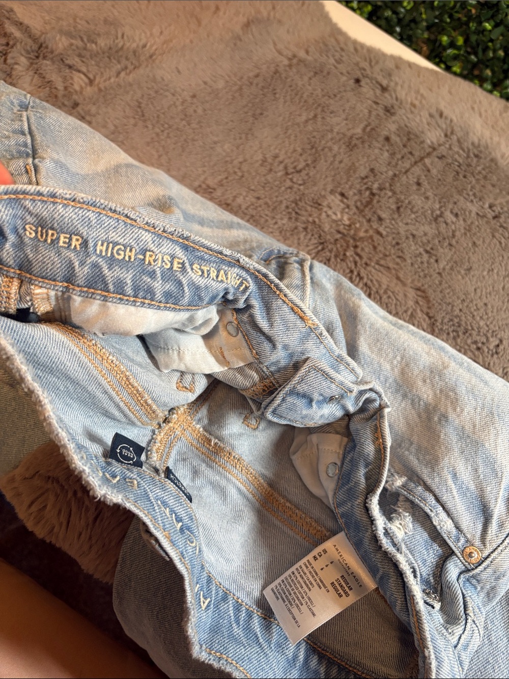 American Eagle Outfitters Super High Rise Straight Leg Jeans Size 6 - Picture 4 of 5